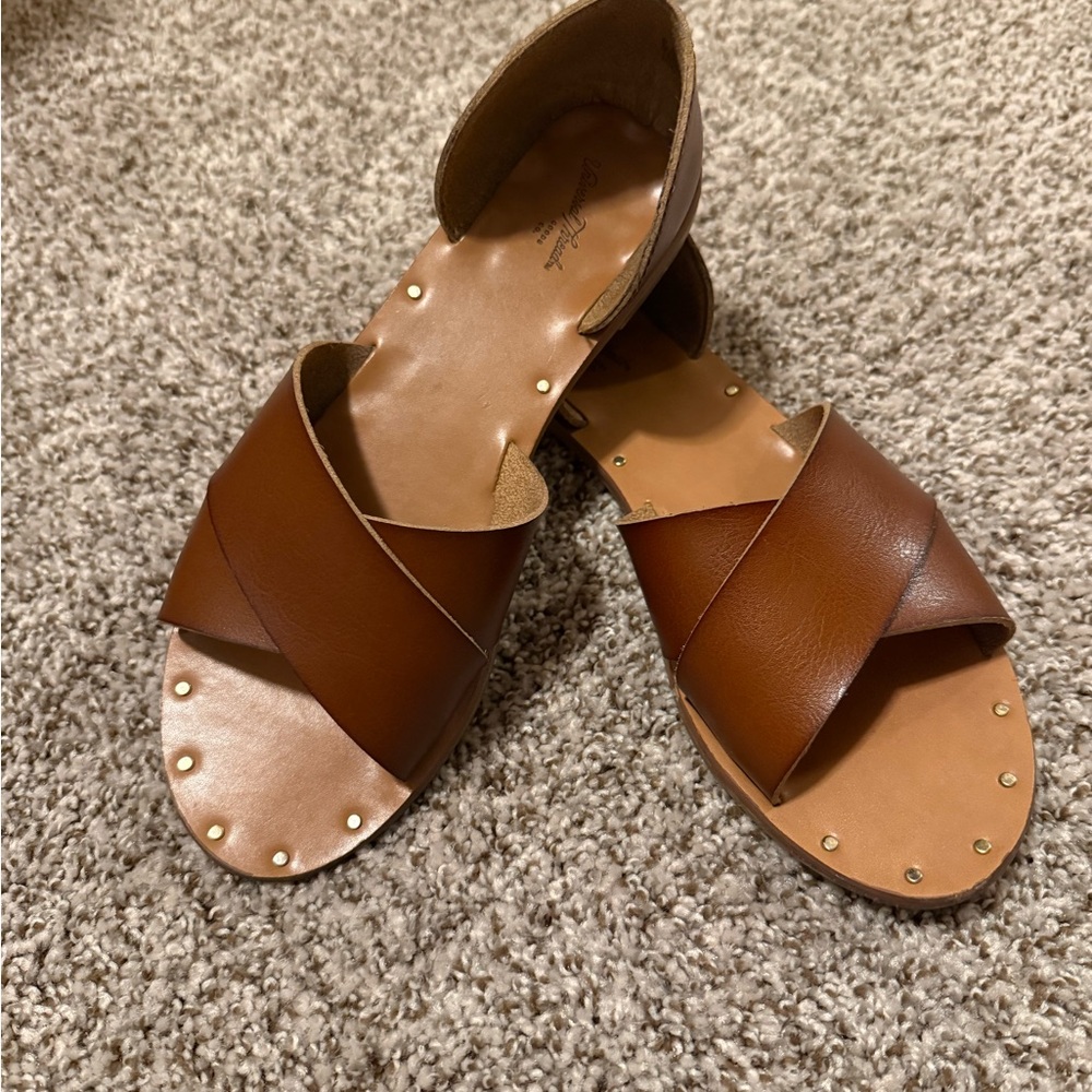 Universal Thread Brown Sandals